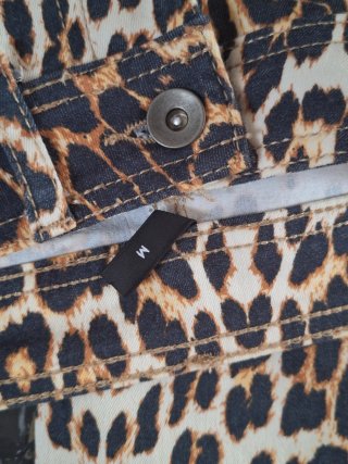 Pantalón estampado leopardo Talla M