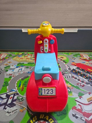 Moto correpasillos Fisher Price