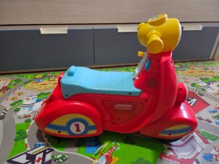 Moto correpasillos Fisher Price
