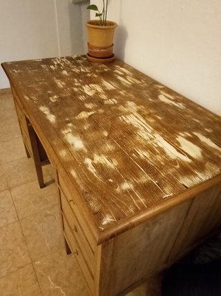 Escritorio de madera clásico