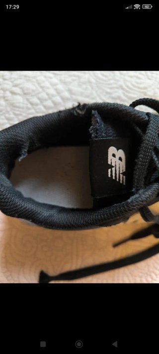 Zapatillas New Balance Negras y Beige