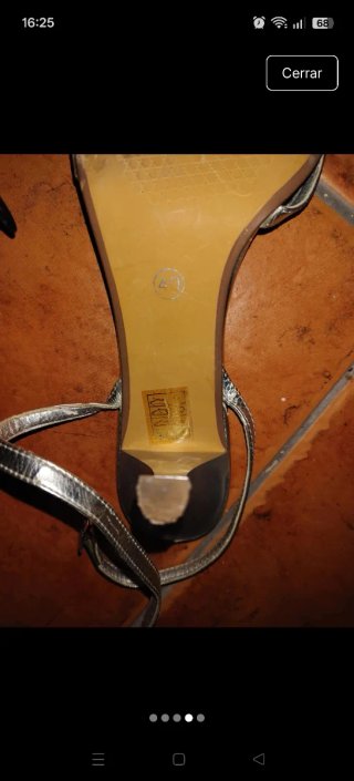 Zapatos de tacón plateados para invitada
