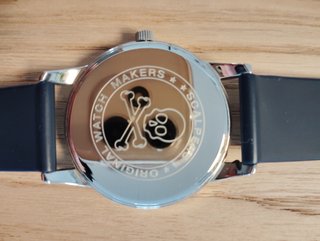 Reloj Scalpers azul marino y plateado