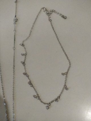 Collar con letra L y perla