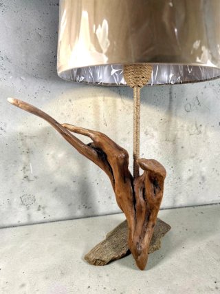 Lámpara Artesanal Madera y Piedra