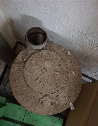 Estufa de leña metálica