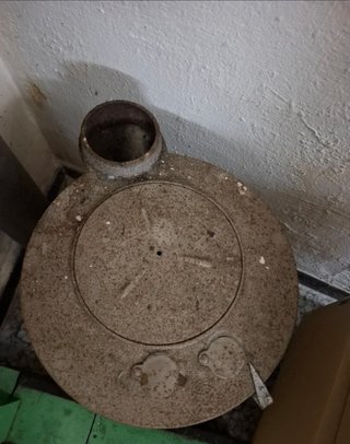Estufa de leña metálica