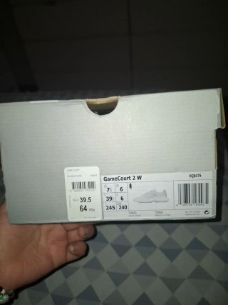 Zapatillas Adidas Blancas y Plateadas