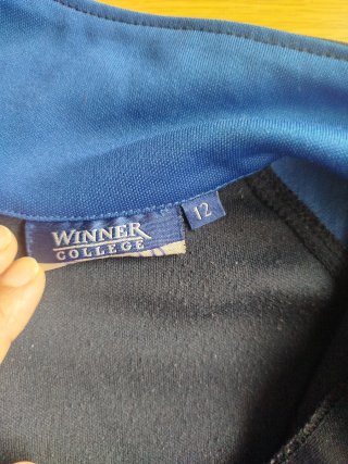 Chaqueta chándal Cabrini azul y negra. Talla 12