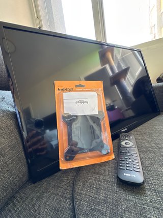 PS4 (PlayStation 4) Negra + tv PHILIPS