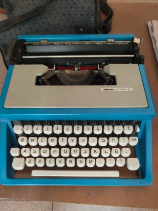 Máquina de escribir Olivetti Lettera 31