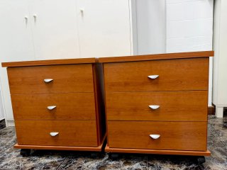 Comodini in legno (2 unità)