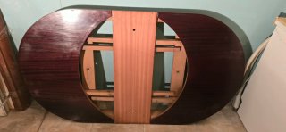 Mesa comedor ovalada de madera
