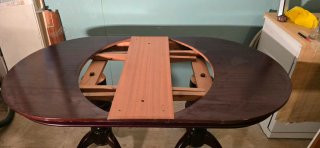 Mesa comedor ovalada de madera