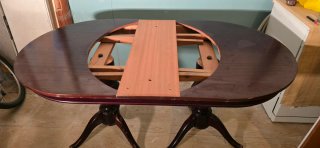 Mesa comedor ovalada de madera