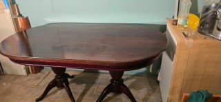 Mesa comedor ovalada de madera