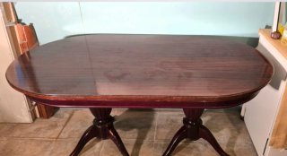 Mesa comedor ovalada de madera