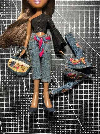 Muñeca Bratz con Ropa y Accesorios