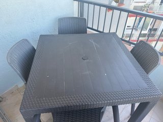 Mesa de terraza y 4 sillas