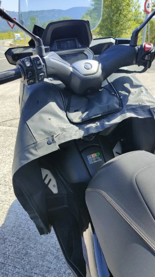 Yamaha XMAX 300 Tech MAX Negra