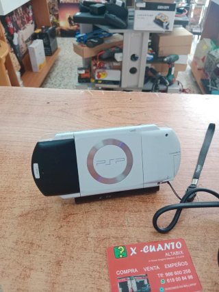 CONSOLA SONY PSP 1004 BLANCA CON CARGADOR