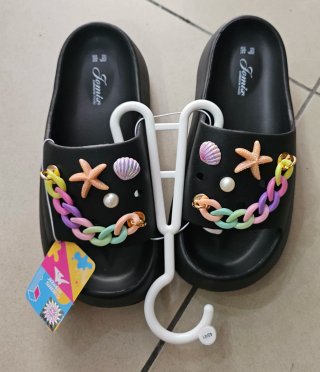 Ciabatte Jomix nere con decorazioni