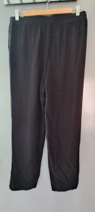 Pantalón negro chica