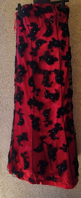 Vestido de fiesta rojo con lentejuelas