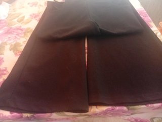 Mono negro con tiras