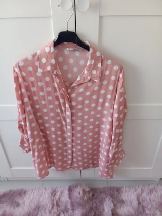 Camisa salmón con lunares  t/ XL.