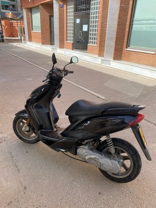 Yamaha Jog RR por Agua