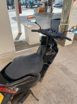 Yamaha Jog RR por Agua