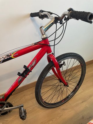Bicicleta Orbea Roja y Negra