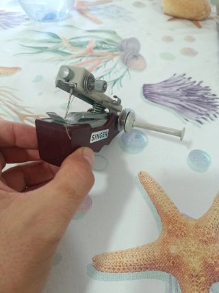 Mini Máquina de Coser Singer Manual