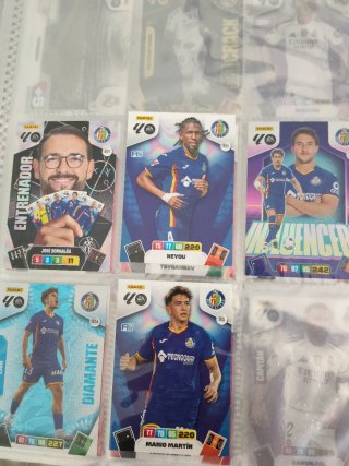 Lote  medio Álbum Panini Adrenalyn XL 2025-26