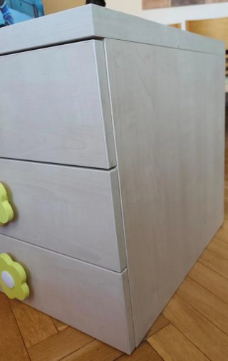Cajonera mesilla cambiador, tres cajones