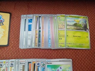 Lote 128Cartas Pokémon TCG + 150 Protectores
