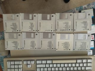 Macintosh Quadra 610 con Diskettes Teclado y Raton