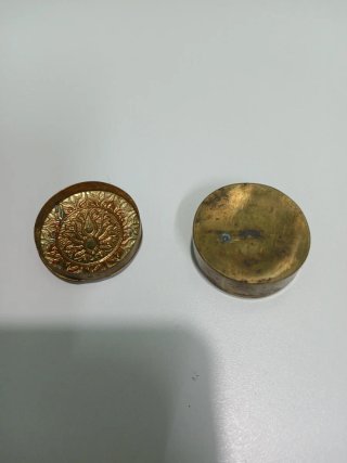 Scatola vintage con fiore di loto