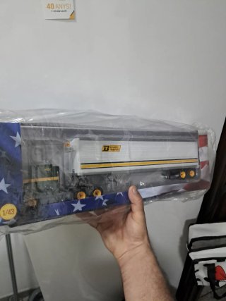 Camión Americano 1:43