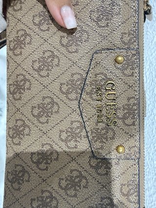 Cartera Guess Marrón y Dorada