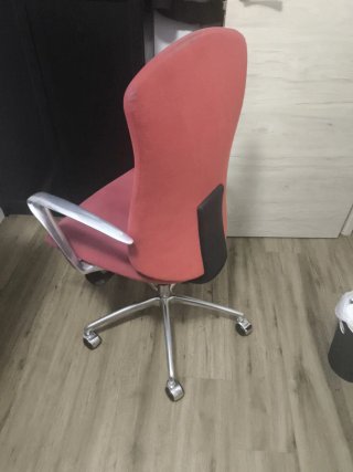 Silla de oficina rojo plateado