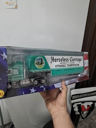 Camión Americano 1:43