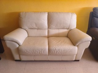 Sofá de piel de 2 plazas color crema Gamamobel