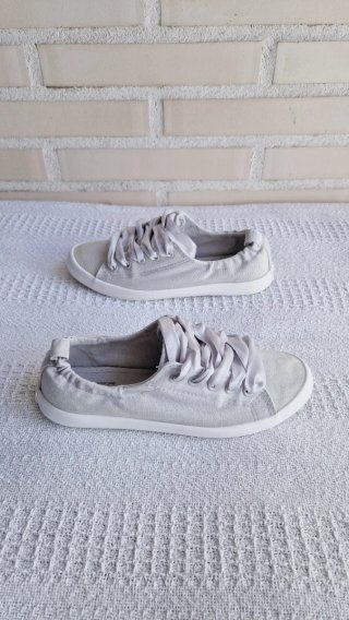Zapatillas Coolway grises con lazo