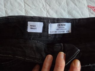 Falda denim Bershka negra talle alto