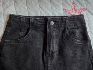 Falda denim Bershka negra talle alto