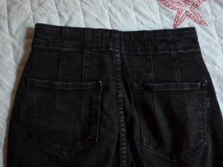 Falda denim Bershka negra talle alto