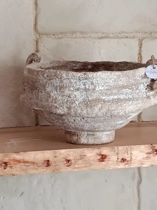 Vasija de papel maché beige y marrón Hecha a mano