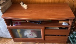 Mueble de salón madera y cristal
